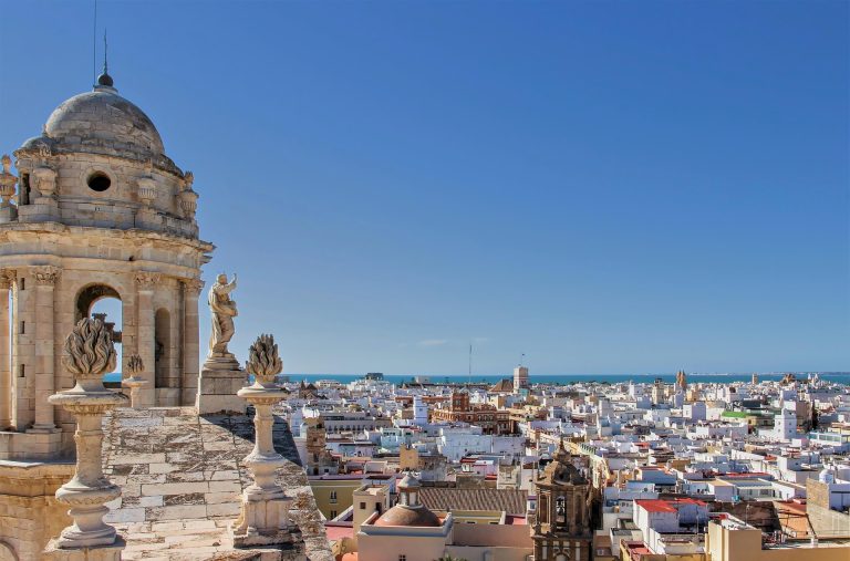 Los mejores restaurantes de Cádiz capital 2026 — Guía gastronómica completa
